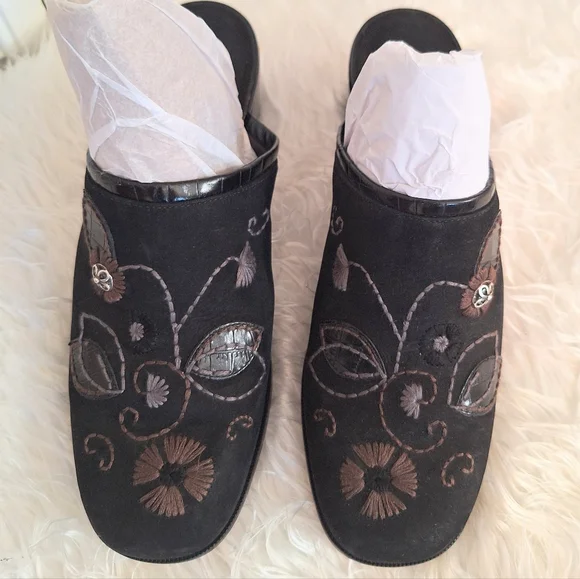 Brighton Fiona Floral Embroidered Clogs Sz 9M - Picture 6 of 6